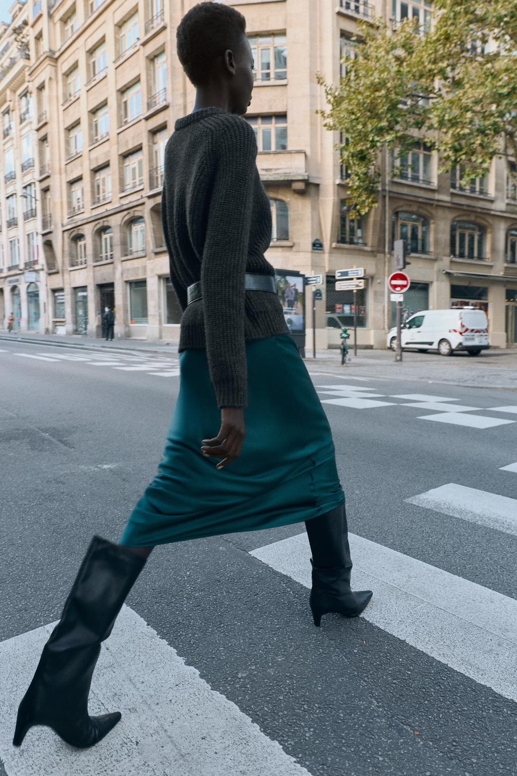 АТЛАСНАЯ ЮБКА МИДИ