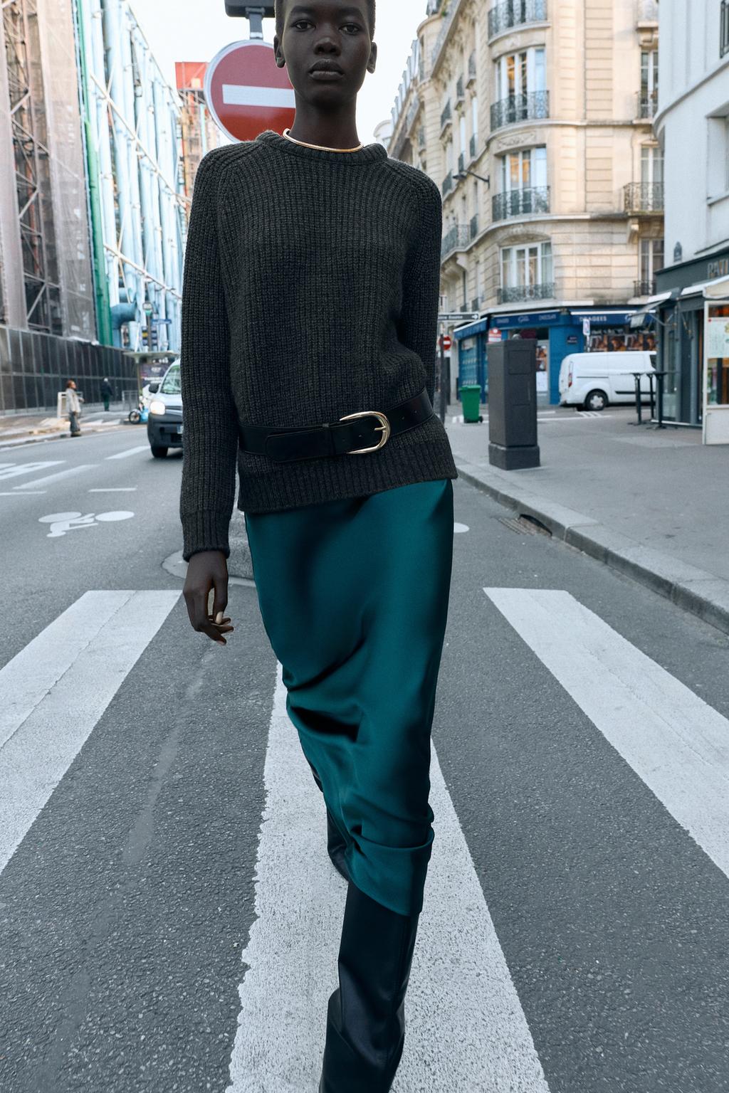 АТЛАСНАЯ ЮБКА МИДИ