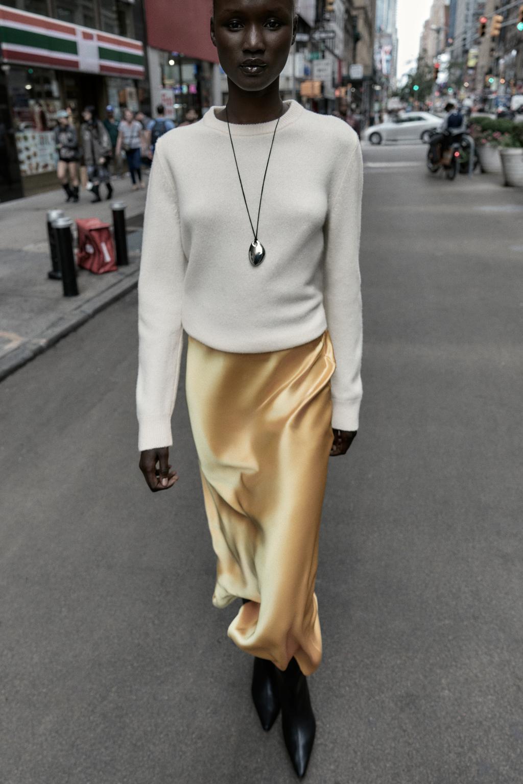 АТЛАСНАЯ ЮБКА МИДИ