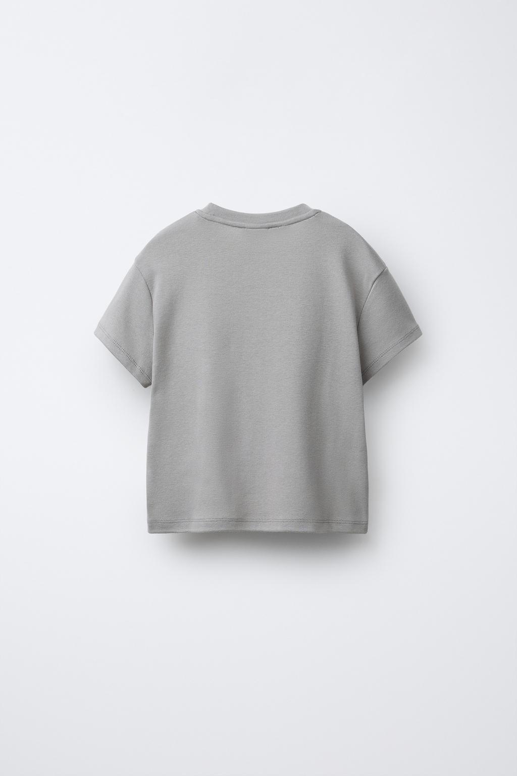 ФУТБОЛКА С РЕЛЬЕФНЫМ ТЕКСТОМ «ВЕРХОВАЯ ЕЗДА»