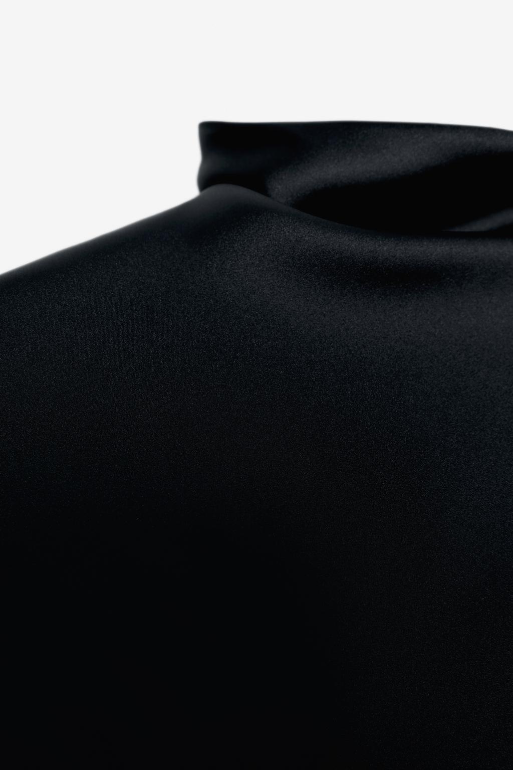 КОРОТКОЕ ПЛАТЬЕ С ВЫРЕЗАМИ — LIMITED EDITION