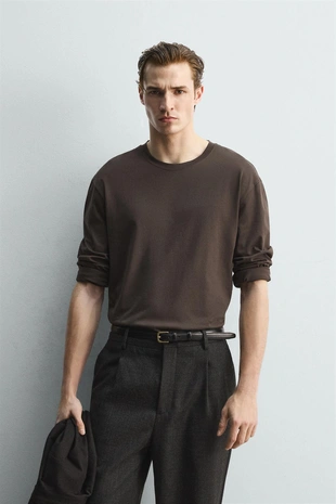 Мерсеризованная футболка с длинными рукавами — LIMITED EDITION- Заказать в России