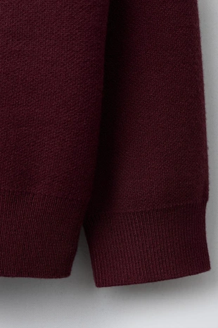 Однотонный свитер