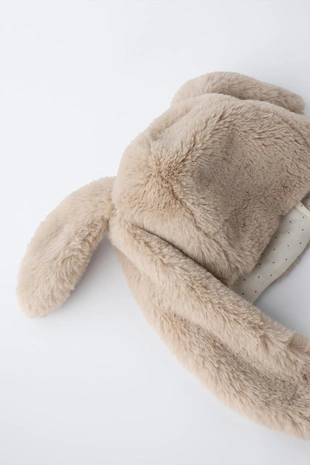 Детям от 3 до 6 лет / шапка из искусственного меха с ушками зайца- Заказать в России