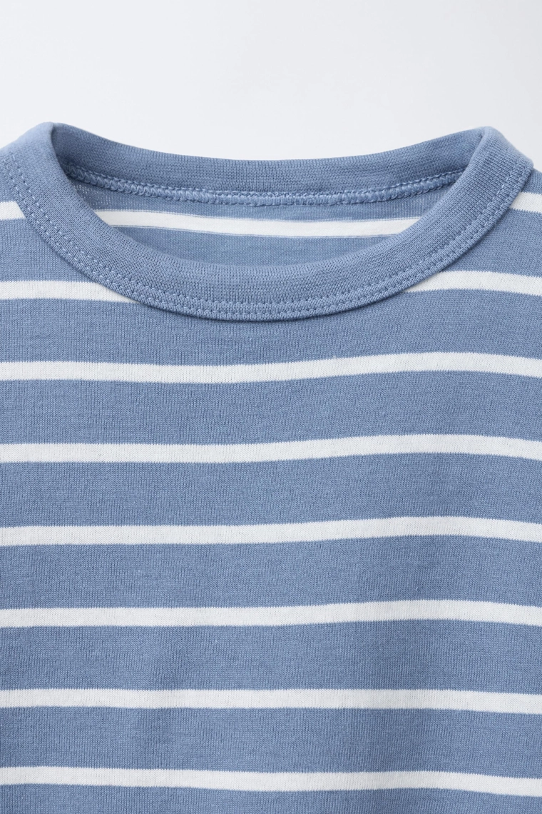 Набор из двух футболок в однотонном и полосатом дизайне