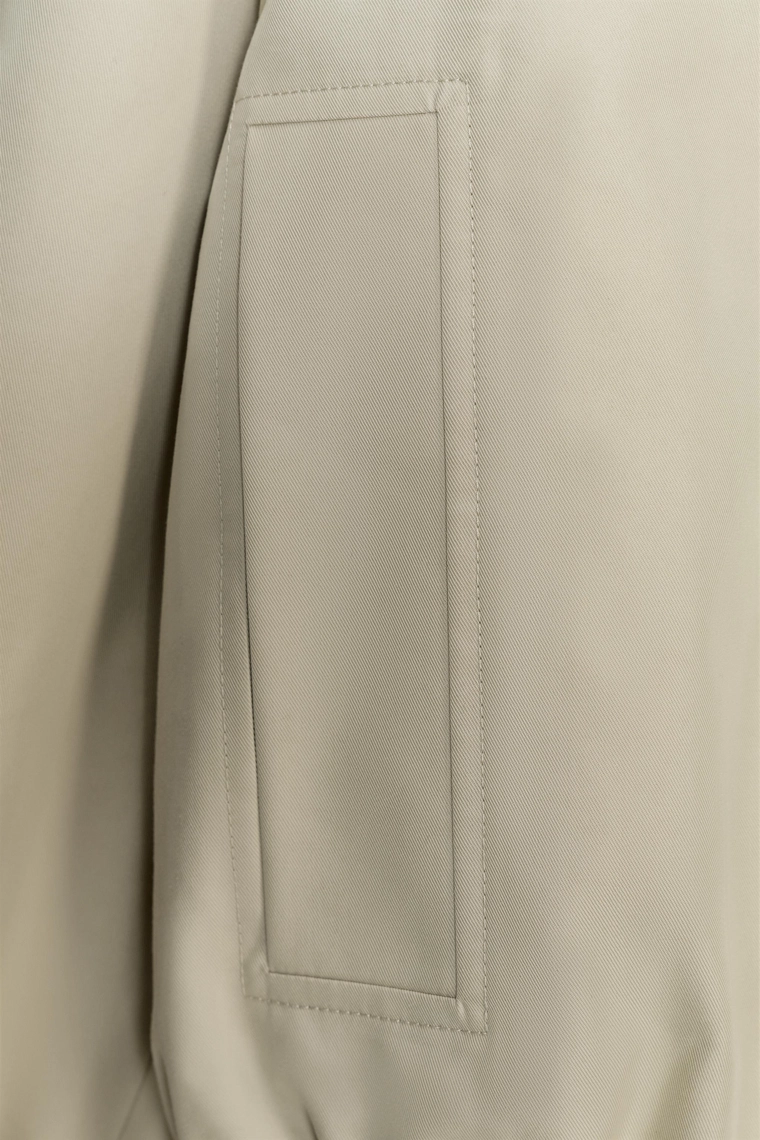 Утепленное тренчкот со вставкой из искусственного меха zara collection