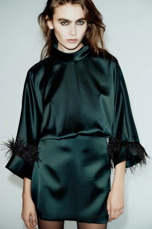 Купить Zara Короткое атласное платье с перьями