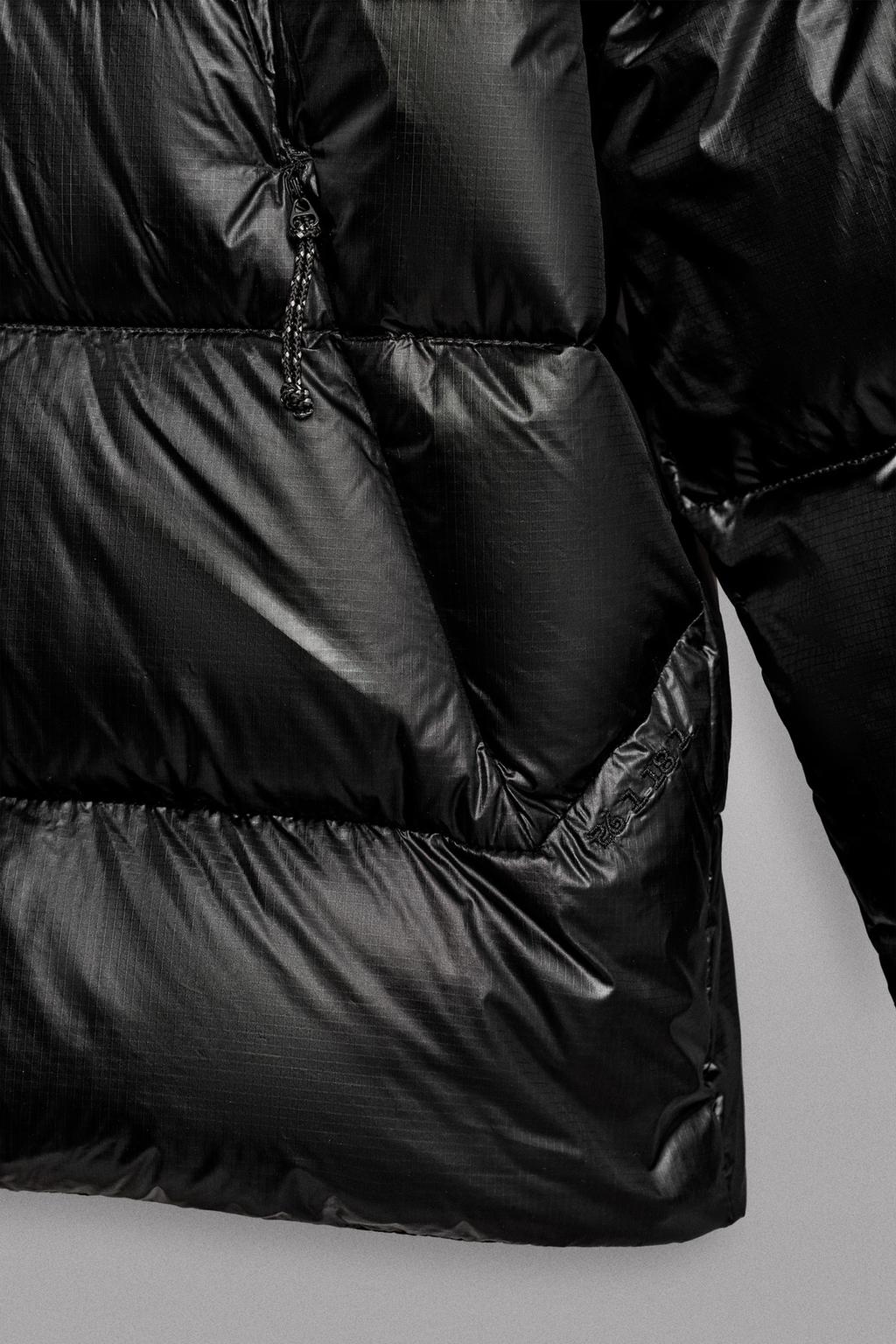 СТЕГАНАЯ КУРТКА С НАПОЛНИТЕЛЕМ ИЗ 100% ПЕРА