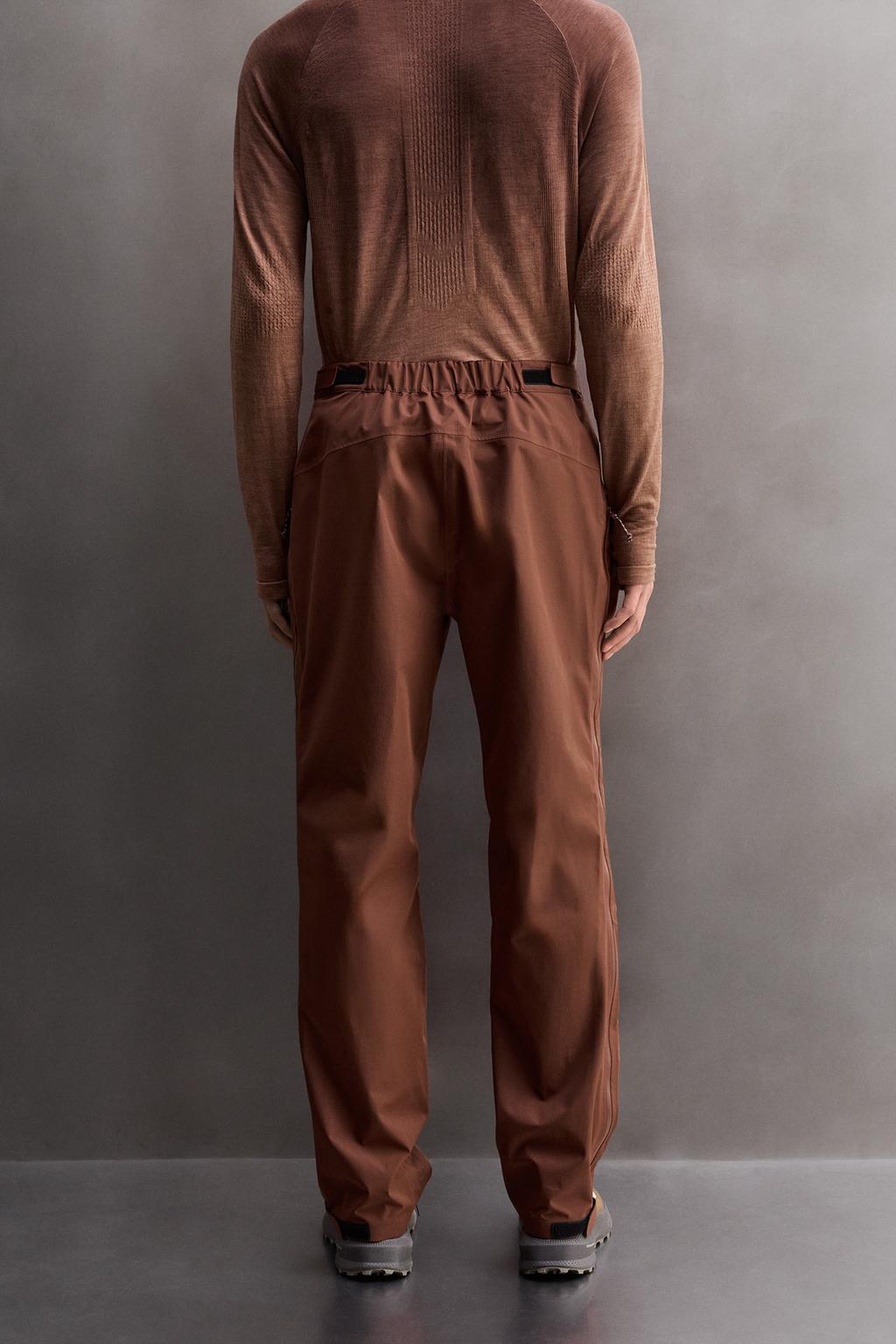 НЕПРОМОКАЕМЫЕ БРЮКИ SHELL ИЗ ВЫСОКОТЕХНОЛОГИЧНОЙ ТКАНИ