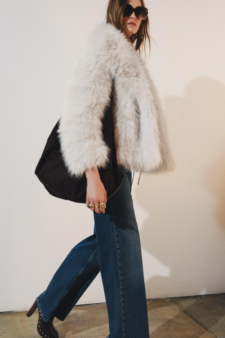 Пальто из искусственного меха коллекции zara woman