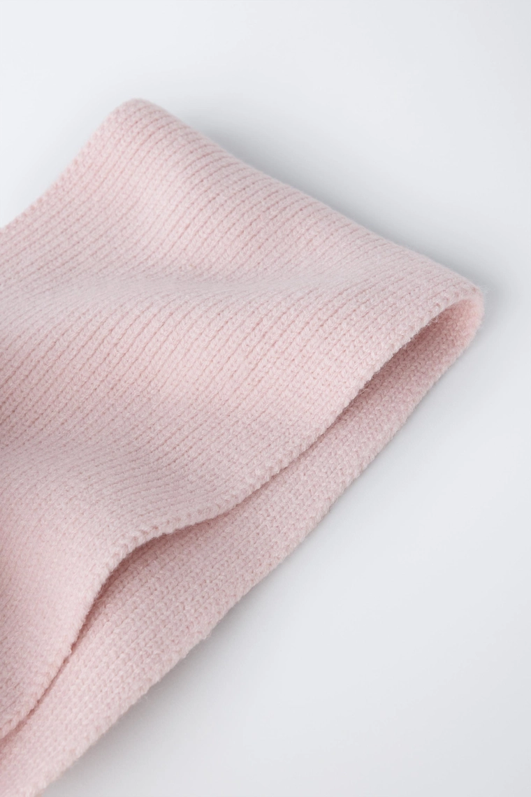 Вязанный шарф с помпонами