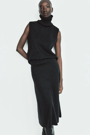 Топ из мягкой ткани с высоким воротником- Заказать в России