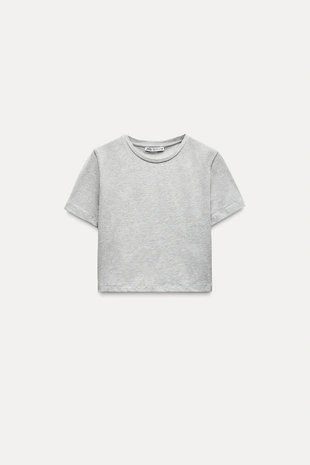 Укороченная футболка из эластичной ткани