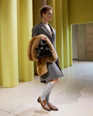 Показ Miu Miu Осень/Зима 2025: смелая элегантность в деталях | Новости сайта