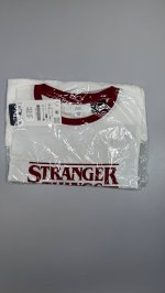 Zara ФУТБОЛКА С КОНТРАСТНЫМ ВОРОТНИКОМ STRANGER THINGS © NETFLIX White | 7878/718/250