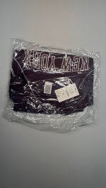 Zara ТОЛСТОВКА С РУКАВАМИ РЕГЛАН, ТЕКСТОМ И ЦИФРОЙ Dark burgundy | 6264/702/684