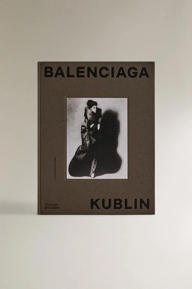 Книга balenciaga kublin (английский)- Заказать в России