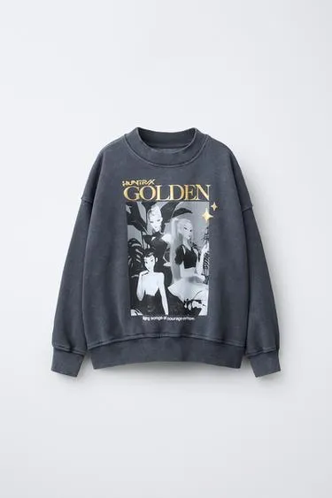 Свитшот в стиле WASHED-EFFECT с принтом KPOP DEMON HUNTERS™ NETFLIX ©- Заказать в России