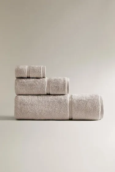 SCALLOPED COTTON BATH TOWEL