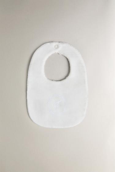 Zara Слюнявчик с буквой