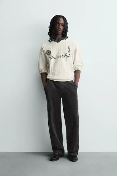 Поло с вышитым жаккардовым футбольным ретро-мотивом- Заказать в России