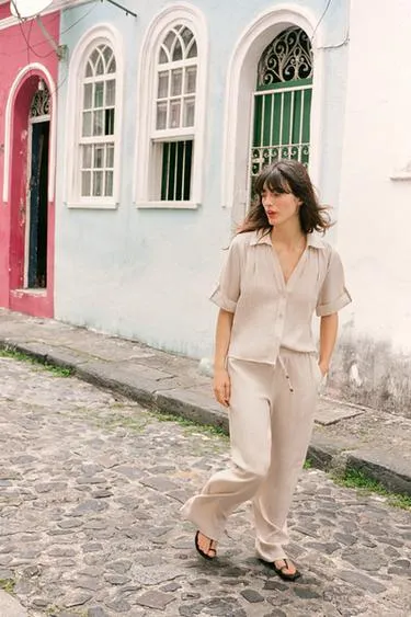 Рубашка с короткими рукавами и свободным силуэтом- Заказать в России