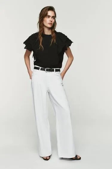 Футболка с короткими рюшами