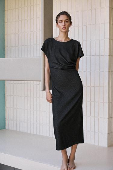 Zara Платье миди со сборкой купить с доставкой.