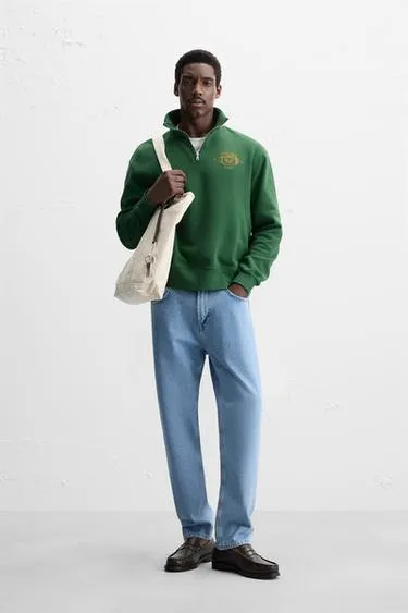 QUARTER ZIP EMBROIDERED SWEATSHIRT