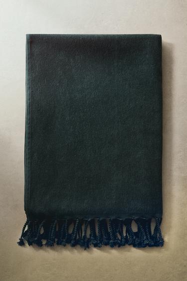 Zara Растрепанный пляжное полотенце из хлопка