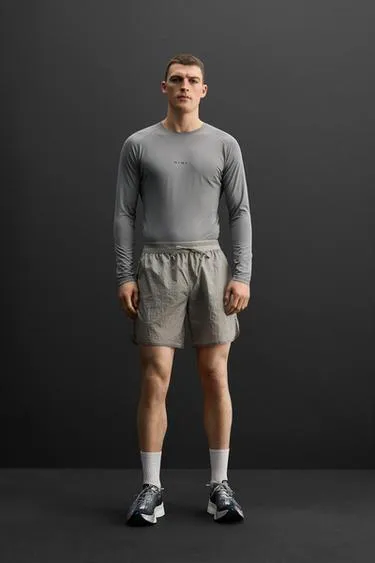 Спортивные шорты