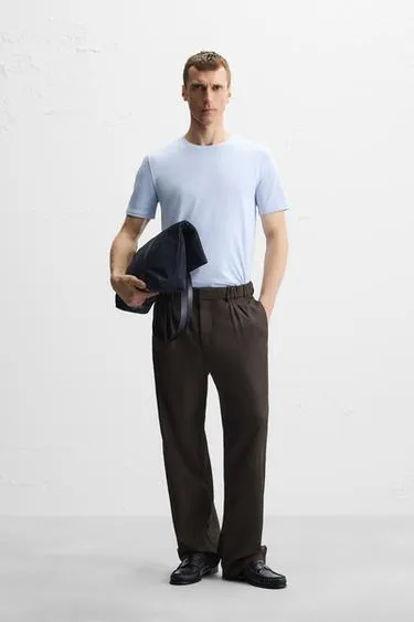Базовая футболка SLIM FIT