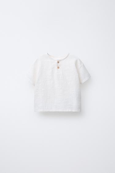 Zara Футболка с застежкой HENLEY и комбинированной текстурой купить с доставкой.