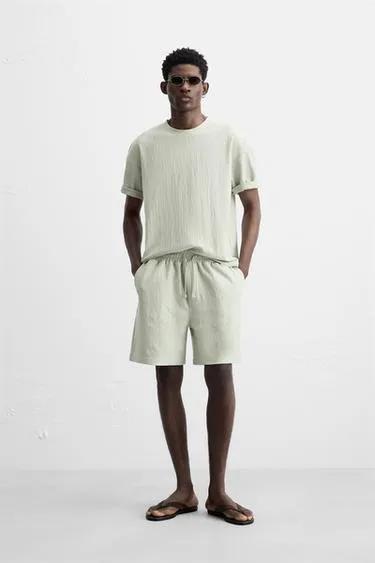 Футболка RELAXED FIT из рельефной ткани