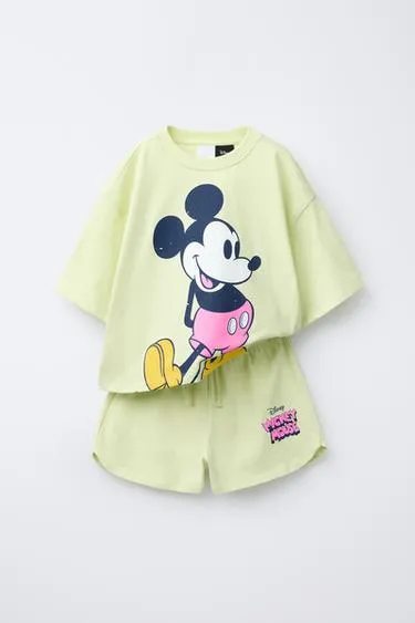 Комплект из шортов и футболки с принтом «микки маус» © DISNEY