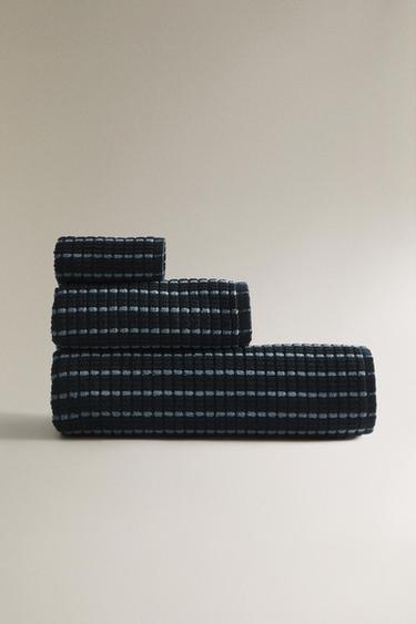 Zara Полотенце для ванны с рельефным узором купить с доставкой.