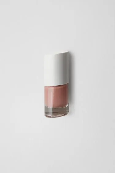 NAIL POLISH