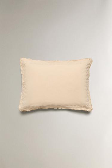 Zara CHILDREN'S CUSHION COVER WITH SCALLOPED EDGE