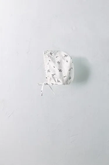 Бонет с блестящими цветами LIMITED EDITION