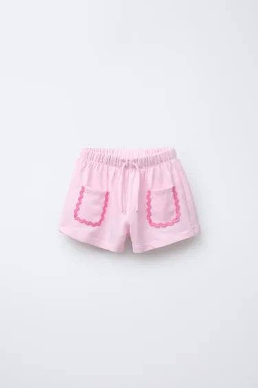 Шорты-бермуды с волнистыми деталями CASA LAWA © X ZARA KIDS