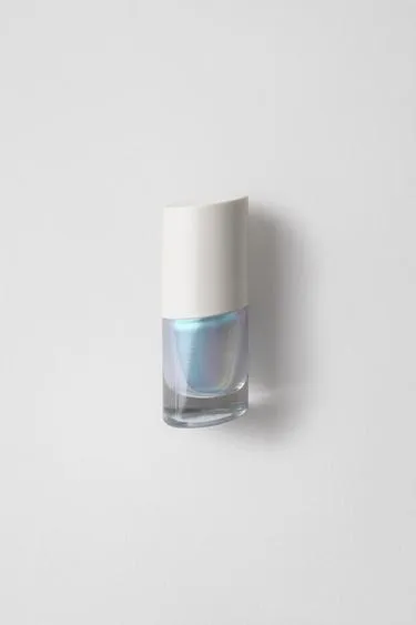 NAIL POLISH