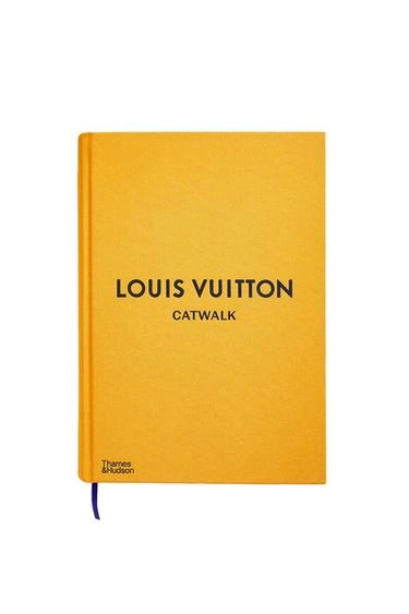 Louis vuitton catwalk book (на английском)- Заказать в России