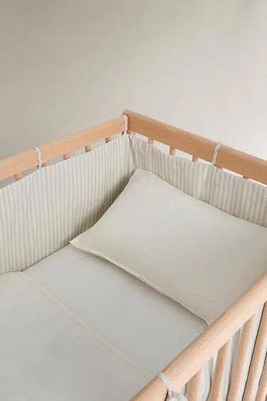 CHILDREN'S STRIPED COT BUMPER COVER