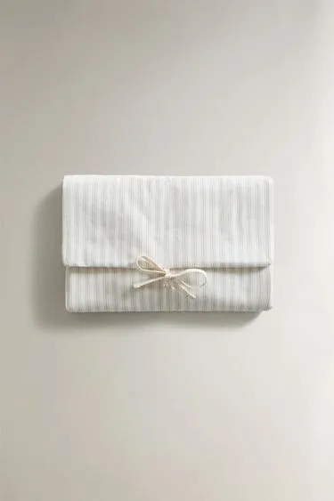 CHILDREN'S STRIPED CHANGING MAT