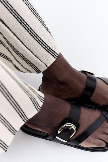 Zara Сандалии на плоской подошве с пряжкой