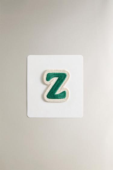 Zara Термоклейка буква Z патч купить с доставкой.