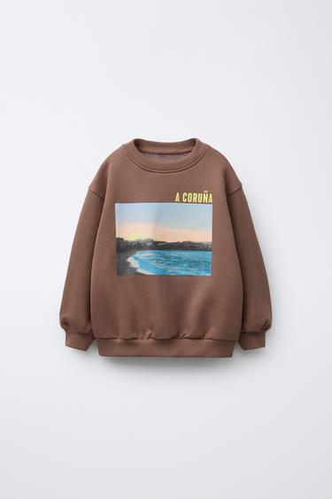 Zara Толстовка с принтом «город а-корунья» купить с доставкой.