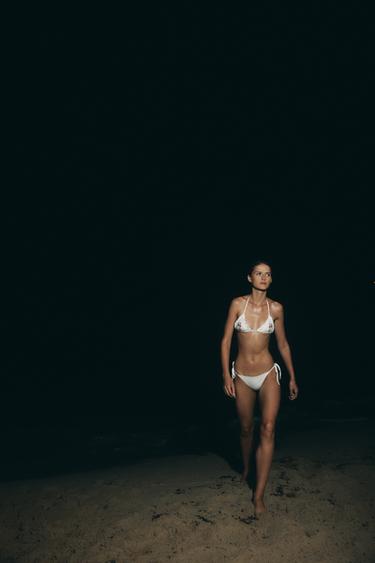 Zara Треугольный верх бикини с цветами и вышивкой крестиком