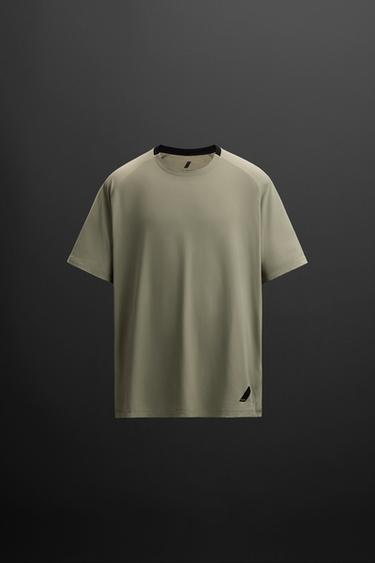 Zara Спортивная футболка из текстурной ткани купить с доставкой.
