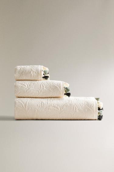 Zara Полотенце для ванны с жаккардовым узором и помпонами